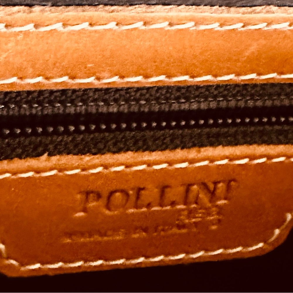 Pollini Vintage Monogram Shoulder Bag 
Timeless European Designer Leather Piece - Picture 4 of 10
